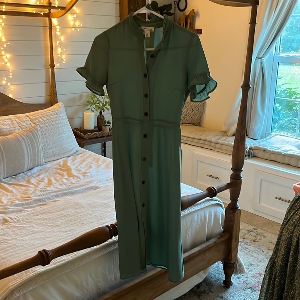 Green button down ruffle sleeve dress